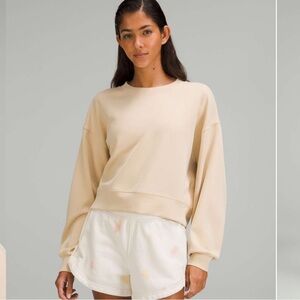 Lululemon Perfectly Oversized Cropped Crew *Softstreme
Prosecco